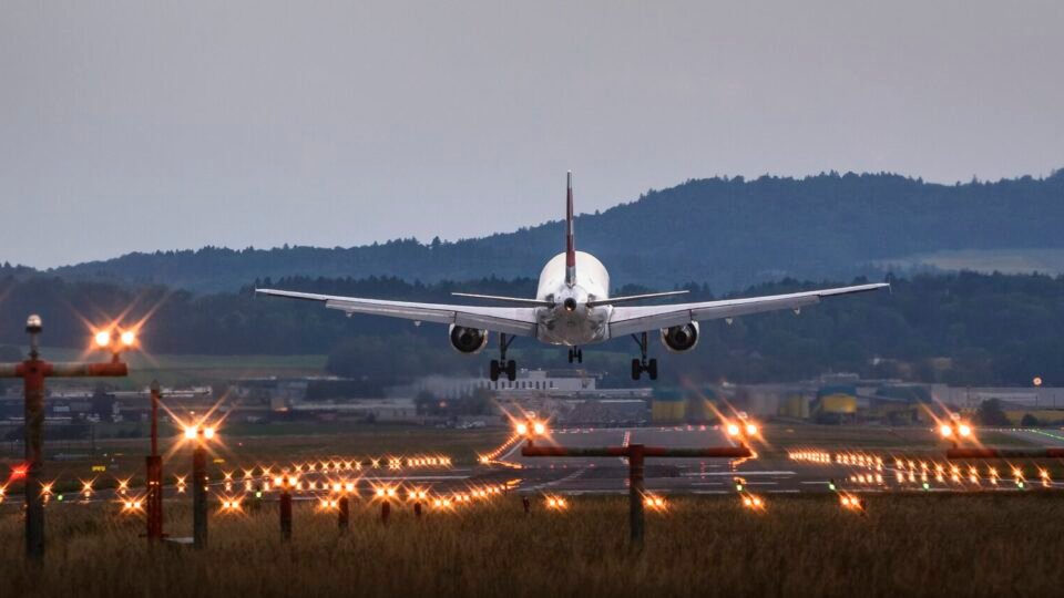 Luftverkehrsteuer gesenkt: Airlines müssen Entlastung nicht weitergeben