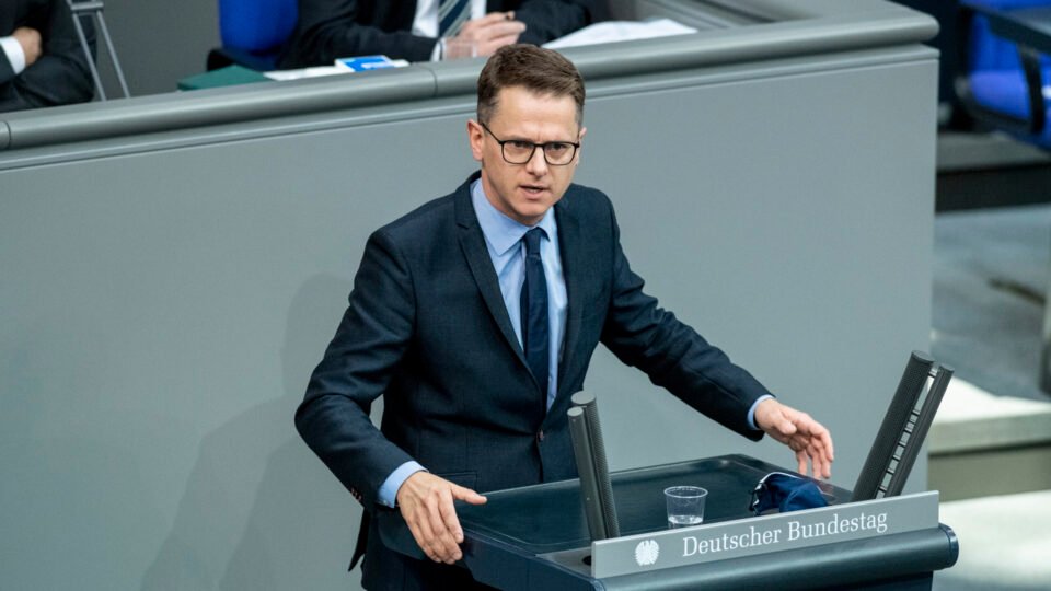 Bundesgesundheitsminister Carsten Linnemann spricht im Plenarsaal des Deutschen Bundestags (Archivbild 2020)