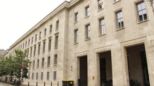 Gebäude des Bundesministeriums für Arbeit und Soziales in Berlin von außen