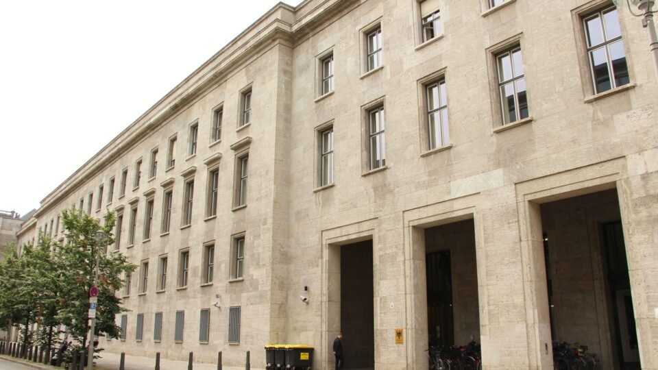 Gebäude des Bundesministeriums für Arbeit und Soziales in Berlin von außen