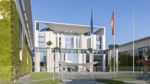 Bundeskanzleramt in Berlin bei Tageslicht, Sitz der Bundesregierung und des Kabinetts