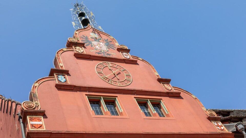 Altes Rathaus in Freiburg im Breisgau, der Stadt, die ihre Verpackungssteuer einschränkt