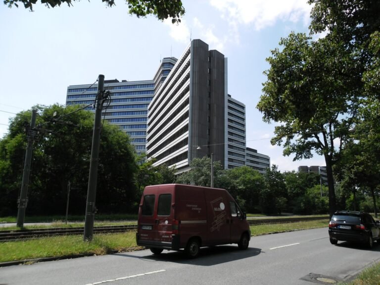 Hochhaus der Zentrale der Bundesagentur für Arbeit an der Regensburger Straße in Nürnberg
